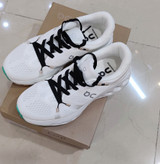 کتونی on running برند QC